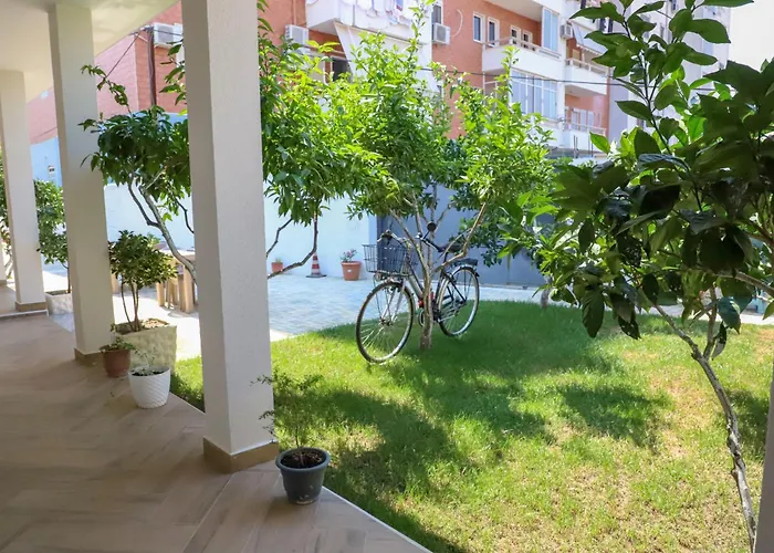 Esanbja Πανσιόν 3*
