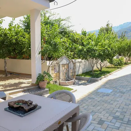 Pensjonat Esanbja Berat