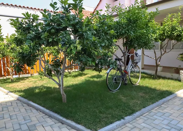 Esanbja 3* بيرات